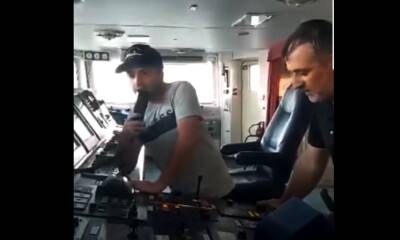 «Русский корабль, иди...»: грузинский балкер отказался заправлять судно РФ