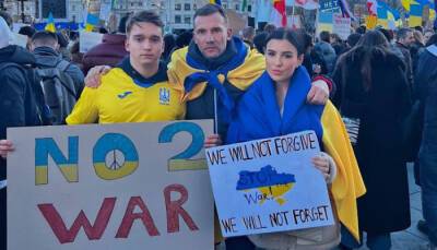 Шевченко вышел на митинг в Лондоне в поддержку Украины