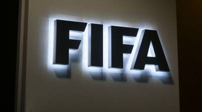 ФИФА запретила России использовать в матчах свой флаг, гимн и название