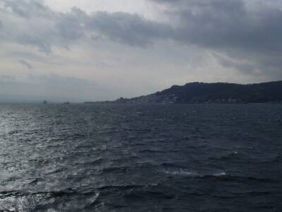 Турция закроет проход через Босфор и Дарданеллы для военных кораблей