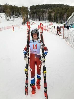 Сахалинская горнолыжница завоевала золото и бронзу первенства России