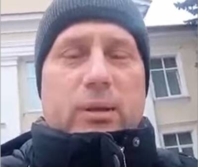 Мэр украинского города пригрозил расстрелами за мародерство