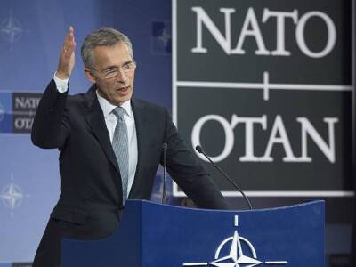Генсек НАТО Йенс Столтенберг пообещал Украине противотанковое оружие