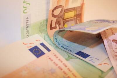 Центробанк опубликовал сумасшедший курс доллара и евро на 1 марта