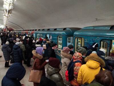 В Новосибирске неизвестные сообщают о минировании метро