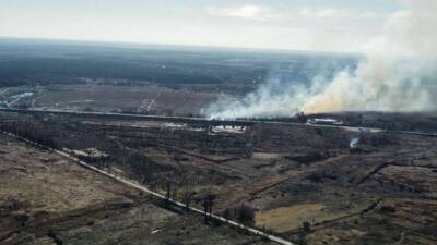 Под Киевом украинские военные уничтожили более 20 грузовиков оккупантов