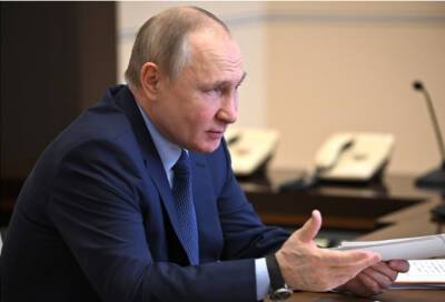Владимир Путин поручил сохранить кредитные ставки на прежнем уровне
