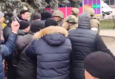 Жители захваченного россиянами Бердянска восстали против оккупантов: видео