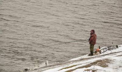 Сброс воды через ГЭС в Новосибирске может угрожать рыбакам