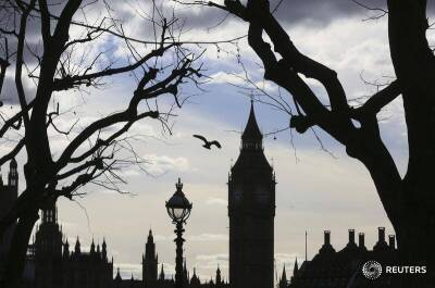 Лондон введет санкции против ВТБ и Сбера
