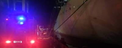 Утром в порту Владивостока вспыхнул пожар на рефрижераторном судне