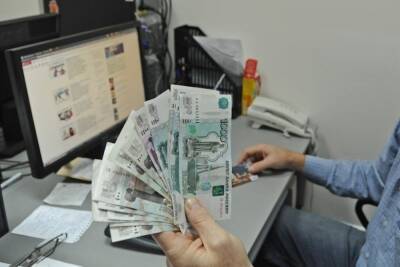 Астраханец через суд вернул деньги за билеты на концерт певицы Славы