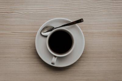 Диетолог Саволюк объяснила, зачем запивать каждую чашку кофе стаканом воды
