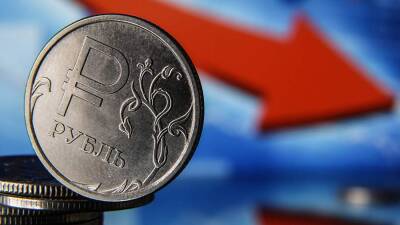 Рубль стал самой недооцененной валютой мира по «индексу бигмака»