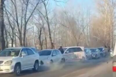 В Хабаровске в ДТП столкнулись 11 машин