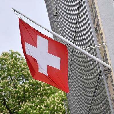 Швейцария ослабляет ограничения по коронавирусу