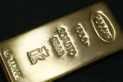 Апрельские фьючерсы на золото дешевеют до $1806,9 за тройскую унцию в рамках коррекции
