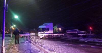 Под Ровно столкнулись пассажирский поезд и грузовик, есть пострадавший (ФОТО)