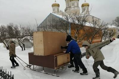 В Тверской области студенты помогли женскому монастырю
