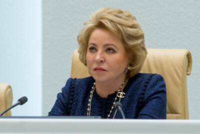 В.Матвиенко поздравила Е.Кошанова с избранием на пост Председателя Мажилиса парламента Казахстана