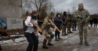 Украина готовит провокацию с помощью западных журналистов