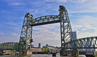В Роттердаме ради прохода яхты Джеффа Безоса разберут 140-летний мост