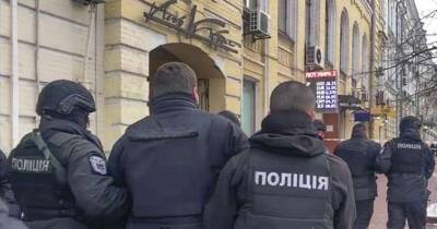 В Киеве полиция задержала 14 человек за стрельбу в центре города