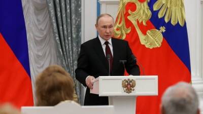 Путин вручил госнаграды и призвал укреплять русский мир