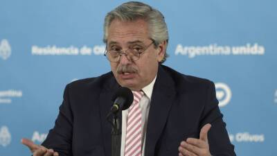 Президент Фернандес: Аргентина должна избавиться от зависимости от США и МВФ