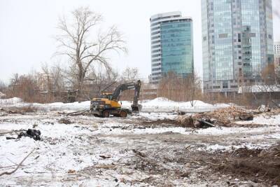 УГМК ради «Екатеринбург-Сити» вырубила старинный сад. Но обещала посадить новый