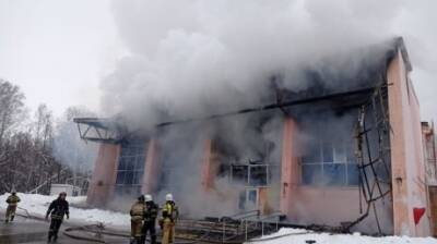 В Пензенском районе загорелся клуб санатория «Нива»