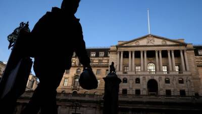 Банк Англии поднял учетную ставку, чтобы удержать инфляцию