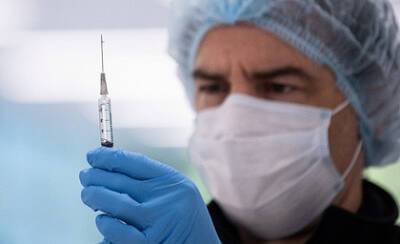СМИ: латвийцев колют вакциной «второй свежести»? Жалоба и разъяснение