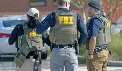 Скандал в США: ФБР подозревают в закупке"жучков" для слежки за политиками