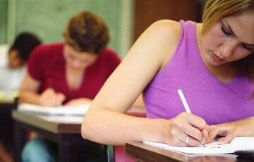 В Беларуси в 11-х классах станет на два экзамена меньше