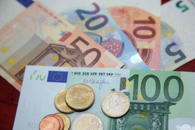 Курс евро перешагнул отметку в 87 рублей