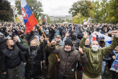 Жители Словакии против военного соглашения с США