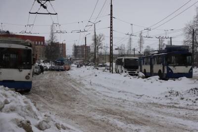 Водители троллейбусов Петрозаводска пожаловались на несоблюдение правил ПДД