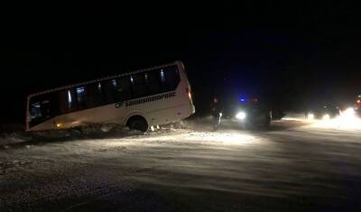 В Башкирии пассажирский автобус по маршруту Уфа-Чишмы столкнулся с иномаркой