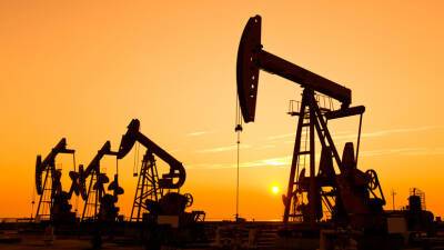 Цена нефти марки WTI превысила $90 за баррель впервые с октября 2014 года
