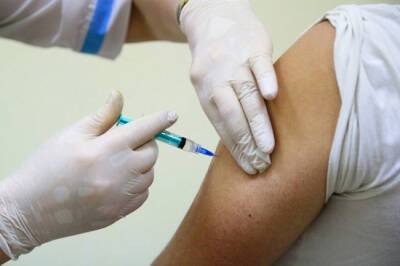 Светобоязнь или болезнь суставов: какие ещё последствия вакцинации «Спутником V» официально включат в инструкцию?