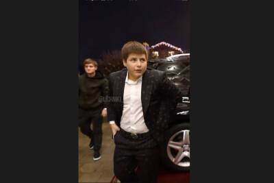 Рамзан Кадыров - Адам Кадыров - Интернет-пользователи обратили внимание на часы сына Рамзана Кадырова Адама - mk.ru - Россия - респ. Чечня - Twitter