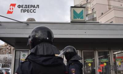 На станции екатеринбургского метро сотрудники УФСБ штурмом взяли вагон с террористами