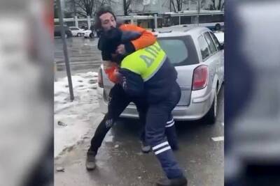На вокзале Краснодара житель Московской области подрался с полицейскими