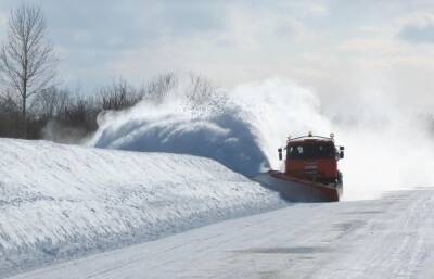 Коммунальщиков наказали за снежные валы на переходах в Удомле Тверской области