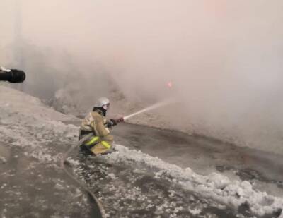 МЧС о пожаре в Енганаево: Открытое горение в цехе по производству дверей ликвидировано