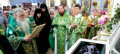 В Крестовоздвиженском соборе Петрозаводска ежедневно молятся о заболевших ковидом