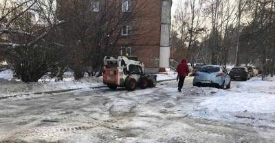 В Свердловском округе Иркутска от снега очистили 983 двора
