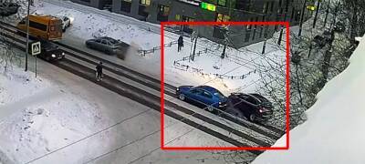 Кроссовер вытолкнул легковой автомобиль на пешехода в Петрозаводске (ВИДЕО)