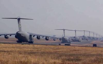 Транспортные самолеты ВВС США приступили к переброске войск в Восточную Европу